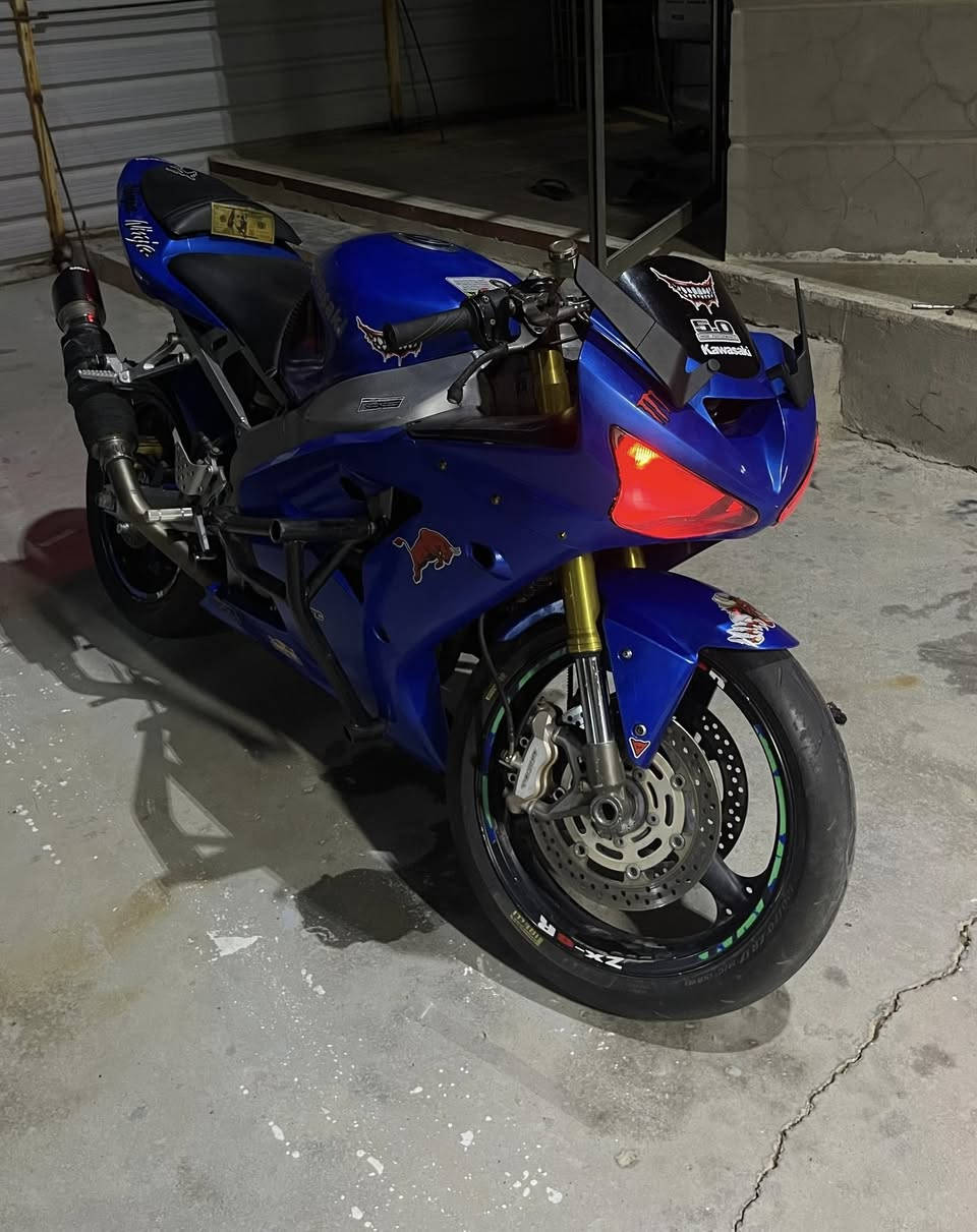 سلام عليكم لبيع او مراوس بشي مرتب 
دراجه مفتوحه وتجفيت جديد بعده على سحك
بيهة دبل خلفي رياضي 
دروعه قطعه كاربون فايبر مال صالنصه صغيره
كفرات مصبوغه دهن اصلي ومي زيتي كامله
مكاني (زعفرانيه)
رقمي (***********)💕
