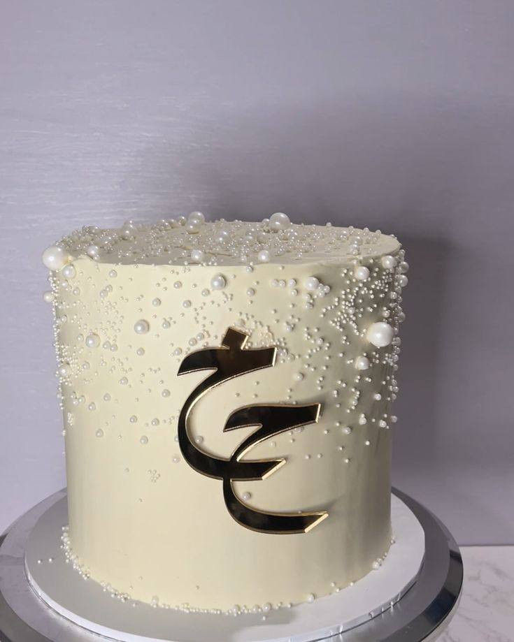 مفتوح الحجز على كيك المهر وكيك الزفاف حسب الطلب 
للحجز راسلونا خاص او واتساب على الرقم ***********
