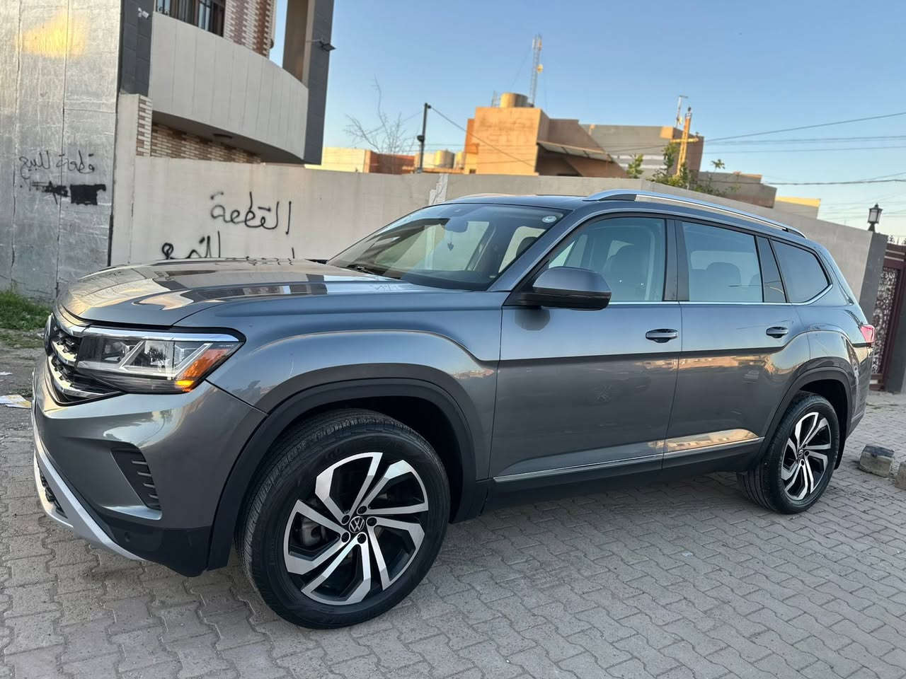 بيع او مراوس حسب القناعه اطلس موديل 2023 محرك 6v ماشيه 24 الف مواصفات فول 1/1SEL 
معروفه بصمه تشغيل ابواب 4 بصمه صندق بصمه وفتح ذكي 
تشغيل عن بعد 
رادارات 360 درجه 
اوتو استوب 
ماسحات تشتغل اوتو ويه المطر 
كشنات جلد وتدفئه وكشن خزن
سياره 7 راكب تبريد مركزي تحكمات تبريد من يم الركاب
استرين تدفئه
شاشه ديجتال بيها كومه مواصفات
4*4 مع انضمه قياده متعدده
لايتات زينون بلادي ومتحرك ويه استرين
سقف بانوراما 
بردات خلفيه بلادي 
جامات 4 اوتو
سياره حادثها جامرلغ وبونيد بدون دواخل ايرباك استرين فقط وراجع سستم بلادي
سياره باسمي ورقم مميز مكاني كركوك سعر 250 وبي مجال
للاستفسار ***********
