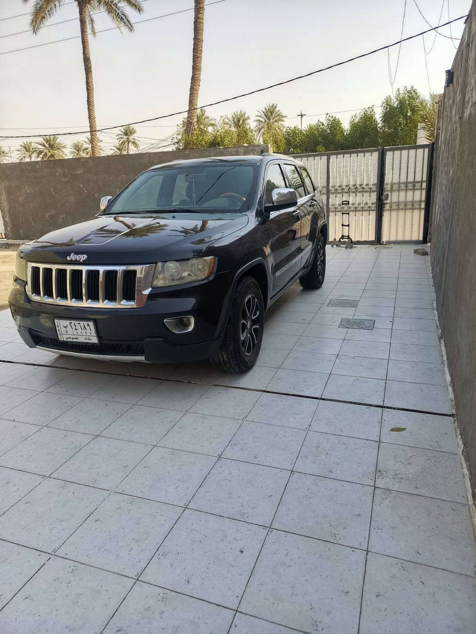 السلام عليكم
جيب 2011للبيع 

محرك 3.600

تبريد قطعتين ثلج 

شاشه قلاب الاصليه 

كامره خلفيه 

حساسات خلفيه 

نضام تزحلق 

تحكم ستيرن امامي وخلفي 

كروز سرعه 

حساس تاير 

بصمه تشغيل 

بصمه ابواب 

بصمه جنطه 

كشنات  جلد

داخل لونين

تخم تاير جديد 

دواخلهه كلش جديده 

ويل جديد اصلي 

رقم بغداد بسمنه مداور ثاني يوم 

صدر امامي خلفي جديد 

السياره كلين  بدون حادث فقط أشبر بجاملغ الخلفي 

مكان السياره بابل الكفل ‏,,,,,,,‪***********‬‏ 

،،،،،،‏‪***********‬‏ السعر 174 أو بيها مجال
