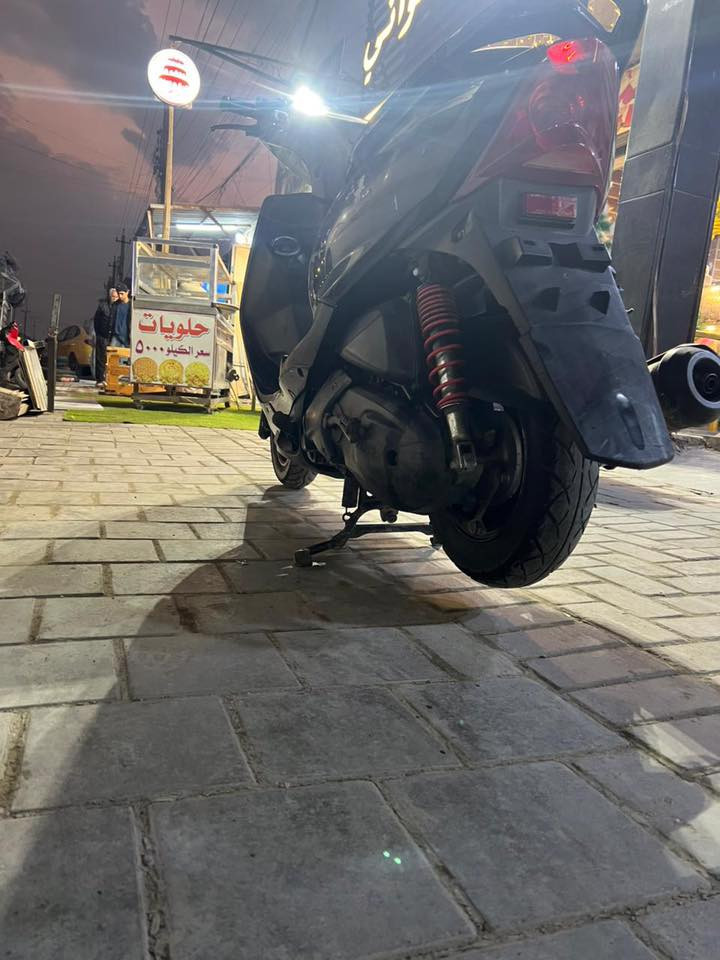 سلام عليكم اخوان دراجه ثعلب كفالة عامه صار شهر ونص من نزلتها دراجه عله وضع بلاد ماشيه ٣٨الف نضالفه فول كدامك مكينه بلاد جيب الف فيتر وفحص سعر ٦٥٠ الله شاهد اخذتها ب٩٥٠  او مراوس حسب قناعه مكانك شعب شارع تجار صحه رقم ***********
