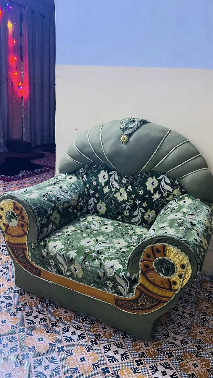 للبيع المستعجل 🚨🚨 📞📞 ***********
ملاحظة كل الاسعار بيهن مجال للشراي

غراض بيت صورهن والتفاصيل كما موضح:
1-براد ماء شغال من دون اي نقص السعر 25
2-لوحات جدارية الصغار 7000 الجبيرة 15000
3-زوالي  ثنين زوج مشابهات قياسهن 3*4 سعر الاثنين ب80

ووحدة فردية 3*4  السعر 40 
وحدة جبيرة قياسها 6*4 السعر 60
وكاربت قياس 6*4 السعر 60
وكاربت 3*4  السعر 30 
ومدات متشابهات عدد 3 وقياسهن 2*3  السعر كلهن ب40

4- ميز تلفزون السعر 25
5- تخم جلسة 10 مقاعد السعر 250 
6- ميز مراية السعر 25
7- زاوية السعر 50
8-كنتور صاج طابقين 6 بوب مثل ما موضح بالصورة نظيف وتكمة السعر 400 

🚨 ونفس ما وضحت اي سعر بي مجال للشراي موقع الغراض الطارمية حي الفارس
