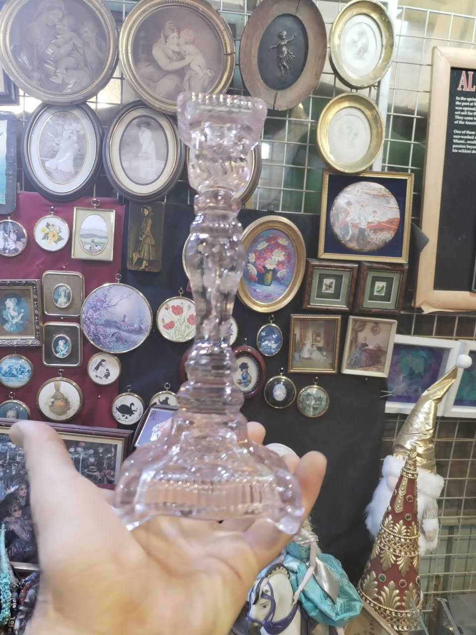 زوج من الشمعدانات الجميلة باللون الوردي الفاتح مع علبه
زجاج او كرستال مضغوط انتاج قديم التفاصيل بالفيديو والصور 🌹🌹


**إذا كنت صاحب هذا الإعلان وتريد حذفه لأي سبب، رجاءا أرسل رسالة إلى الدعم الفني**