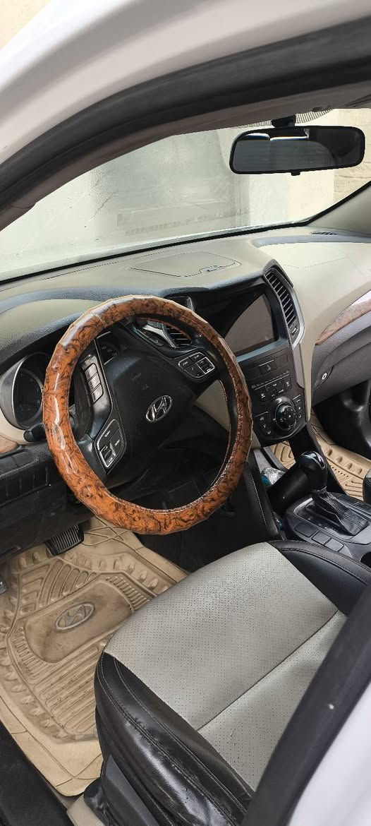 السلام عليكم سنتافي خليجي موديل 2015  محرك2400 رقم بابل  بسمي  مكاني بابل  4 سلندر 7 راكب  بيه باب الصدر صبغ اثر دحجه اباب البيت والباب الوراه مرشوشه اكلير وبيه بارد والشراي يجب ويشوف ابعينه وبي خير ويدلل السعر  167$ وبيه مجال للطيبين لتواصل الاتصال على الرقم ***********
