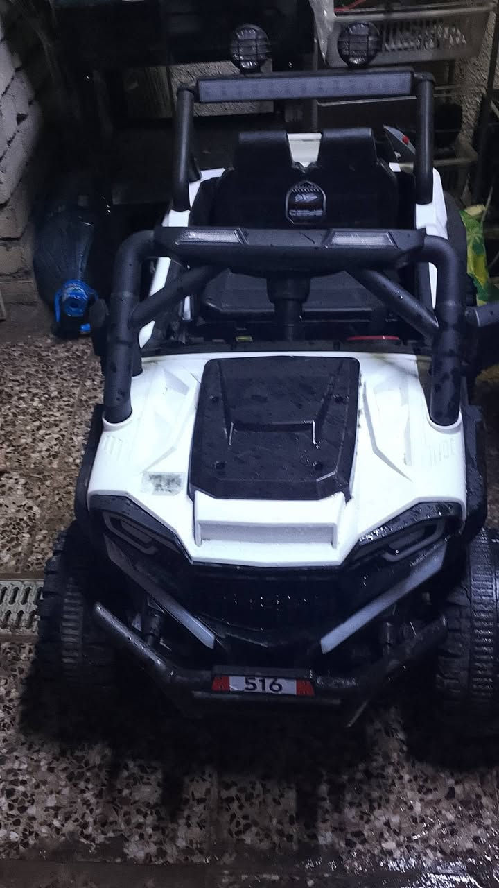 سياره اطفال 
مكانه الزعفرانيه 
سعره ٢٠٠ 
***********
