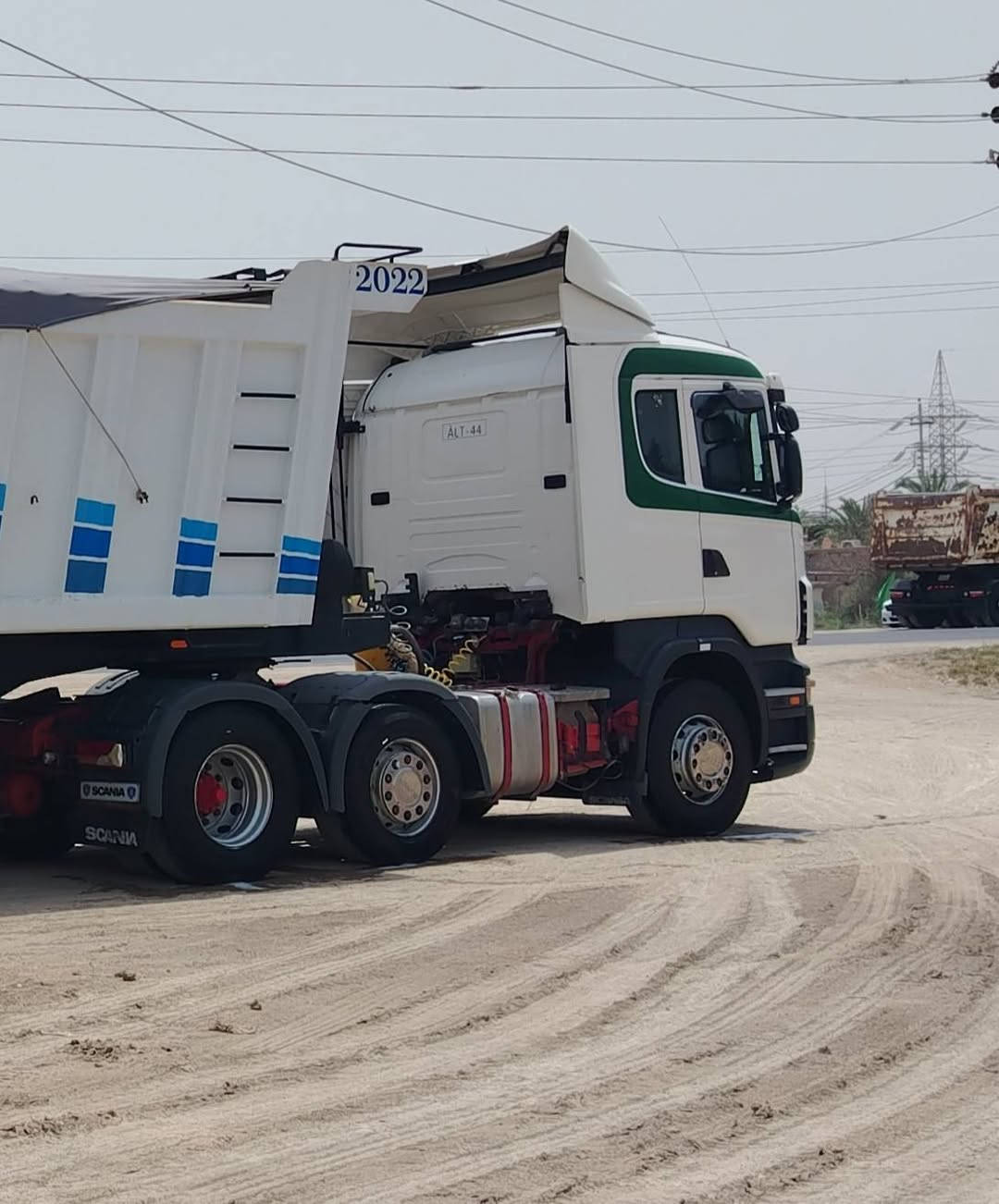 سلام عليكم راس تريله سكانيه سنكل امامي / مديل 2005 /جاهزه مكفوله من قماره/ ومن شاصي /ومن مكينه سته حجم420/ رقم بصره الإنكليزي بسمي مسجله فلات /    ابيع بس راس فقط /عنوان البصره الهارثه/    /السعر265/ وبيه مجال لطيبين //***********/
