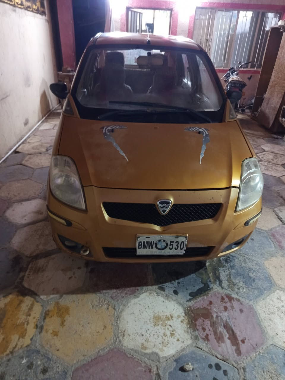 سيارة هافي لوبو صيني ٢٠١٣ بدون رقم (الشركة العامة للسيارات ) مكفولة من الضربة ومحرك وكير مكفولات ، بيها خياسات ،العنوان حله مركز مدينه رقم الهاتف ***********
