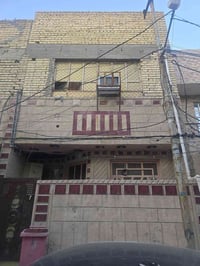 مساء الخير.. بيت للبيع  الأول مساحه  ٥٠ م..في منطقه الكهرباء. البلديات...