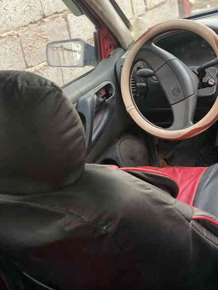 كولف بولو موديل ٩٩ ب اسمي سلايد روف مكينه خير وبركه كيرها معلك ع النمره الثالثه ما وديتها ولا شفت شبيها تمشي ٦٠ صدر تخم تاير عندي الدرايف شفتات تعبانه والدكت مال تبريد بالدشبول واكع تبريدها شغال بس عوزه غاز تزيده شويه يعني شي عله شي سياره مال تعمير وحلوه اني ناوي اعمرها بس توازيت عله فلوس وعرضتها مكاني بالتاجي السعر ٣٠ واسف ع الاطاله 
***********
***********
***********
