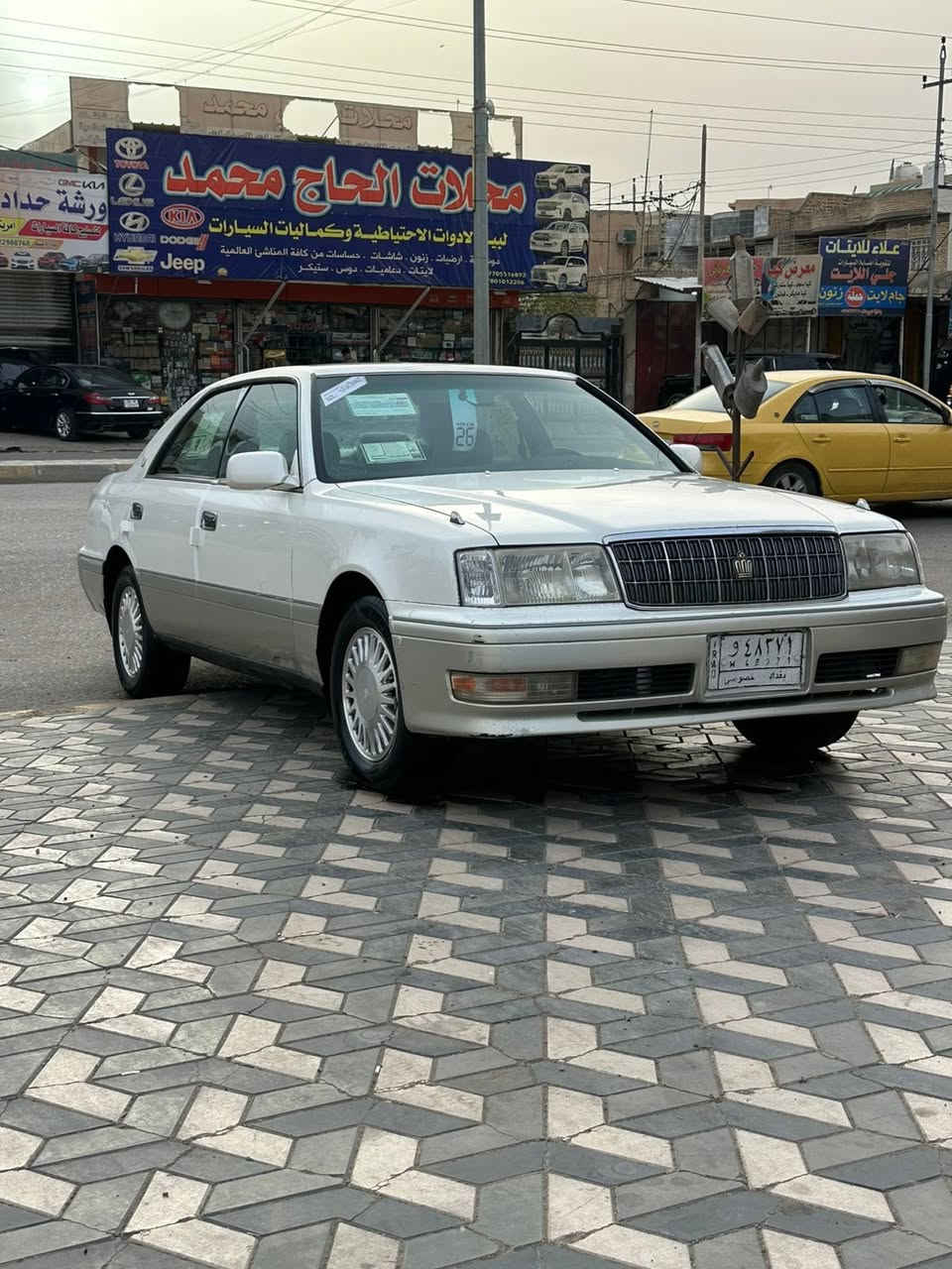 السلام عليكم 
راس الثور فلات للبيع مديل 97 مكفوله من الكصً ونقل والعيب الشرعي والضربه تحويل ثاني يوم سنويه ل 27 سياره جديده أجمل من الصور مال جناي تخم تاير حداديه جاهزه برغي ما عوزها السعر 78 وبيها مجال   العنوان ميسان العماره للاستفسار ع الرقم …./***********…/***********
