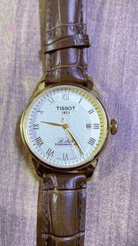 السلام عليكم 
ساعه تيسوت طلاء ثابت اوتماتيك سير جلد نضافه (95) السعر (150) دولار للاستفسار ***********
