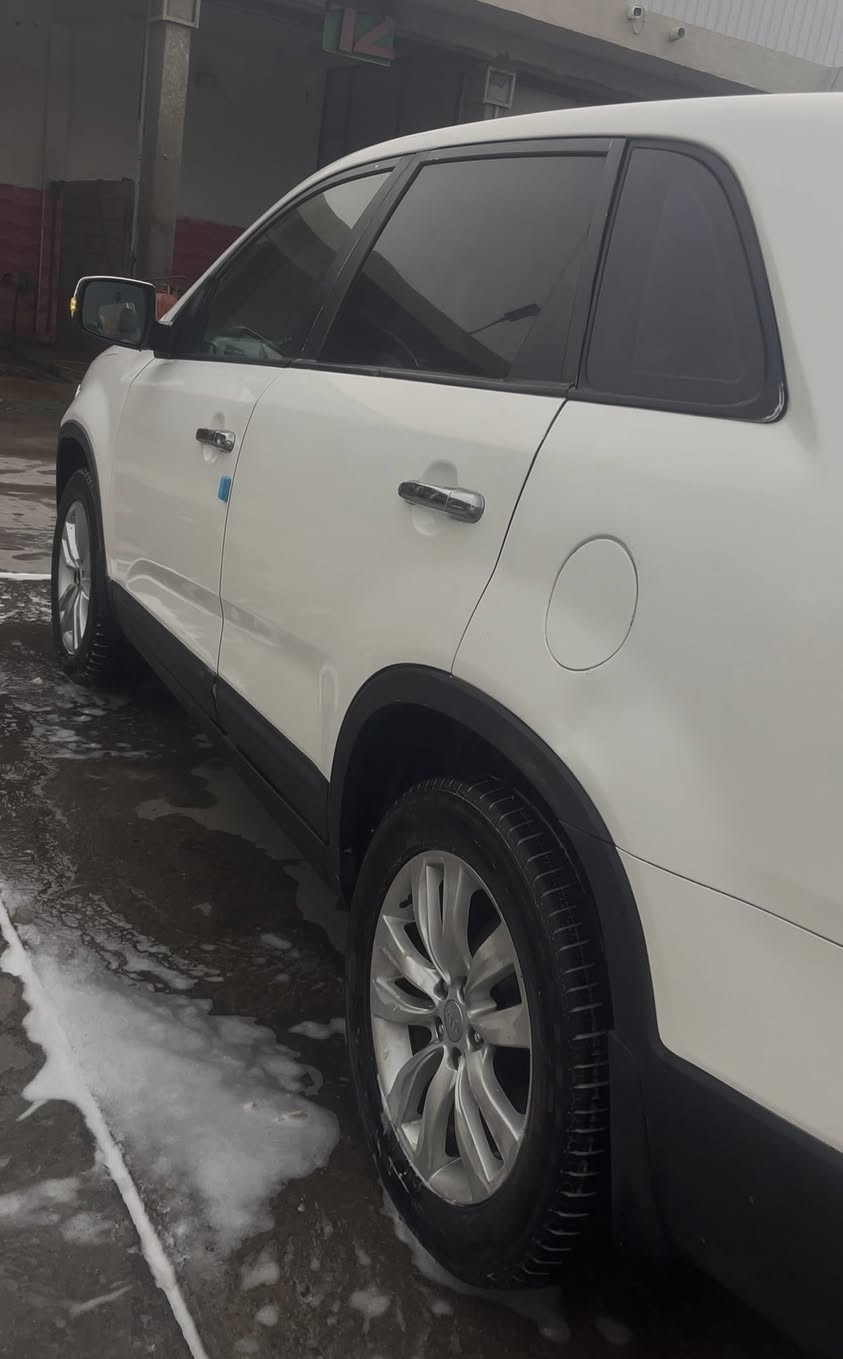 سلام عليكم سورنتو ادوات بيضه 13 كاز كاز كاز فول ماعده الفتحه كلشي شغال ماكو شي واكف سياره حلوه ورزنه متومه رقم وسنويه طبق الاصل حصت كاز وين ماتروح بكل المحافضات حصته موجوده سياره حلوه مكينه وكيريخبل مامعوزه شي قليل سعر66 مكان بصره اتصال ***********
