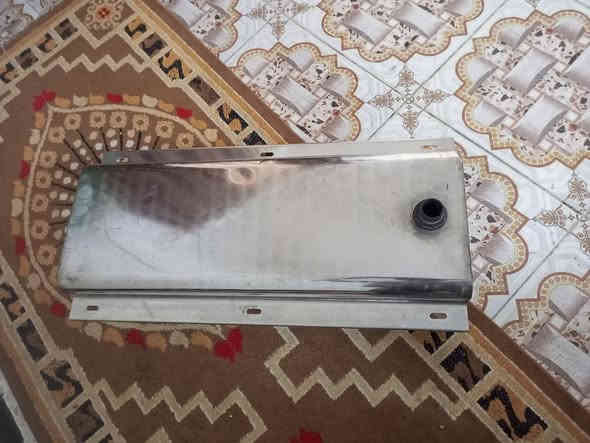 السلام عليكم للبيع تانكي ماء ستيل اصلي سعر 200الف ***********
