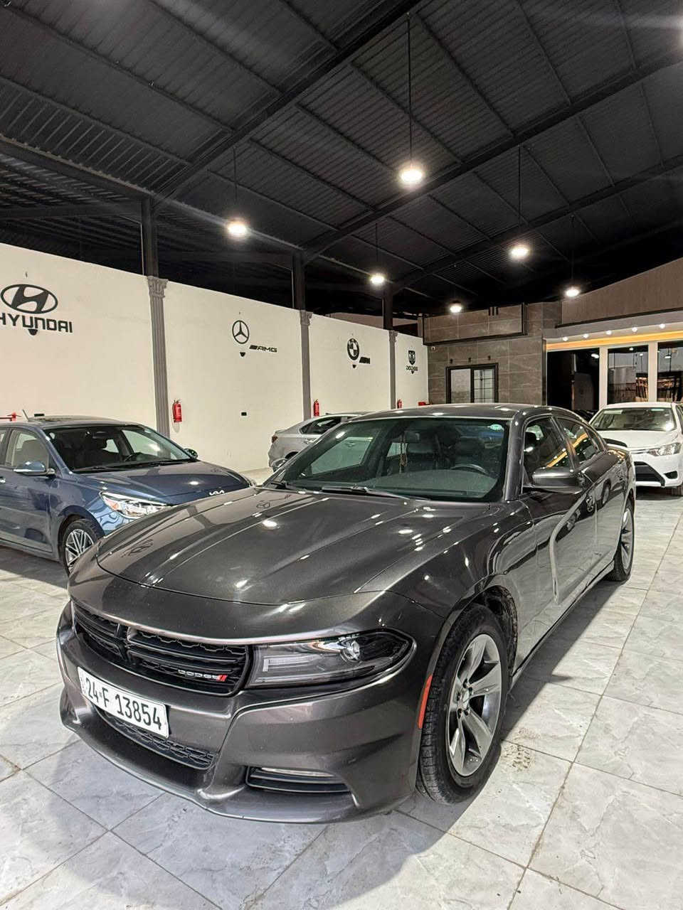 جارجر 2019 كلين 
بيها باب مفتوح كارت شبر 
 كشنات خزن جلد 
***********
*********** أربيل, العراق
