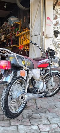 بۆ فرۆشتن نامی پرۆ مودیل ١٧هیچ عەیبی تیای نیە هەموو کیانی لۆکە  رقم077...