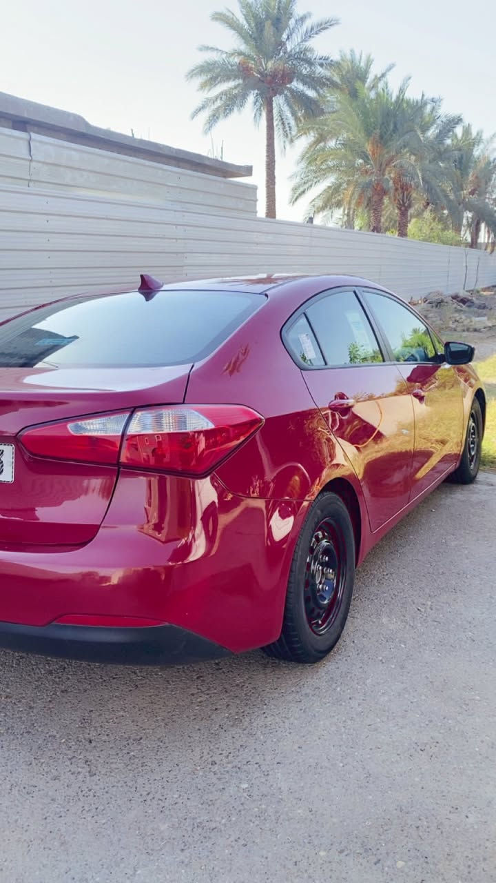 السلام عليكم كيا فورتي موديل 2016 للبيع ضرر 4 قطع صبغ بدون دواخل السياره كير ميكنه كفاله السياره احلى بعد من الصور السعر 107 وبيها مجال بصيط رقم بغداد بسمي تحويل ثاني يوم العنوان بغداد الشعب ***********
