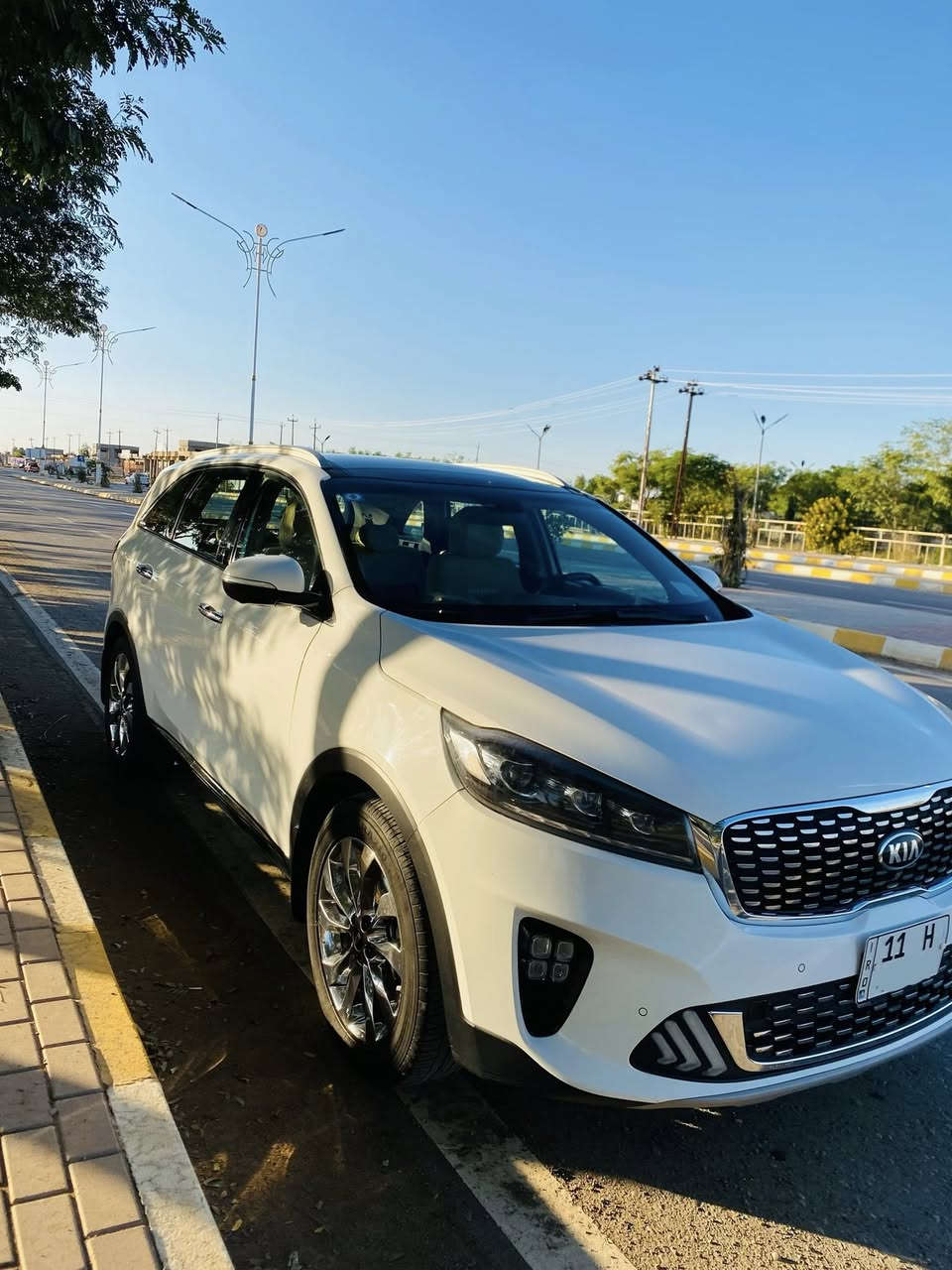 السلام عليكم
سورنتو موديل ٢٠٢٠ كفالة عامة

رقم بغداد 

فول مواصفات بانوراما حساس امامي خلفي ٤ كاميرات محيطية شاحن لا سلكي هاند بريك دگمة

ماشية ٩٩ الف قابل للزيادة

محرك ٦ سلندر 

السعر ٢٨٥ وبيها مجال 

العنوان صلاح الدين قضاء بلد

للاستفسار ***********
