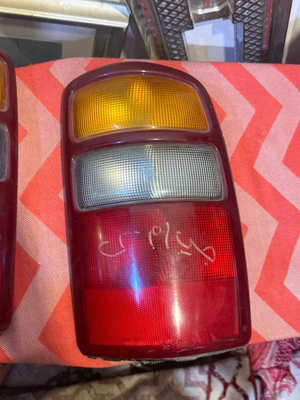 زوج تفصيخ اصلي للبيع العنوان بصرة يوجدتوصيل ملاحظة أنا مو ابو محل *********** شكرا لادارةالكروب
