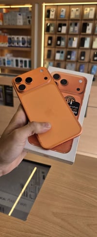 يالله  17 pro max  256  Za نسخة الشريحة  بطارية 💯  القطعتين مكفولات  و...