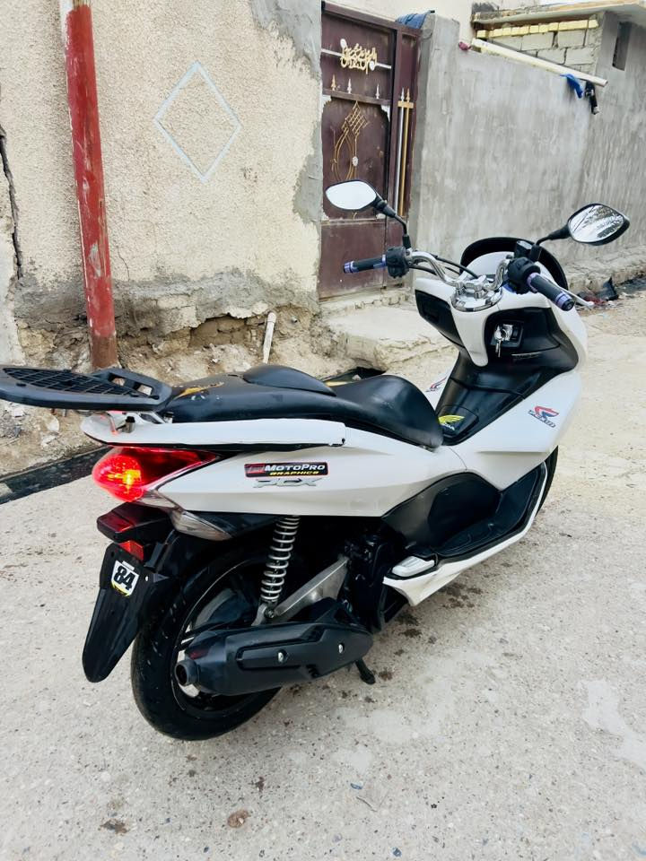 سلام عليكم 
دراجه بيس اكس جيل اول ياباني

اوراقها +منفيس موجوده 
دراجة مكفوله 
حساسات كهربائيات اشاير +عالي ناصي 
كلها شغاله حساس زدحام +حساس استان 
كله شغاله 
جيب فيتر وتعال افحص .

العنوان حي النصر  .السعر 1350 
 قمي. ***********
