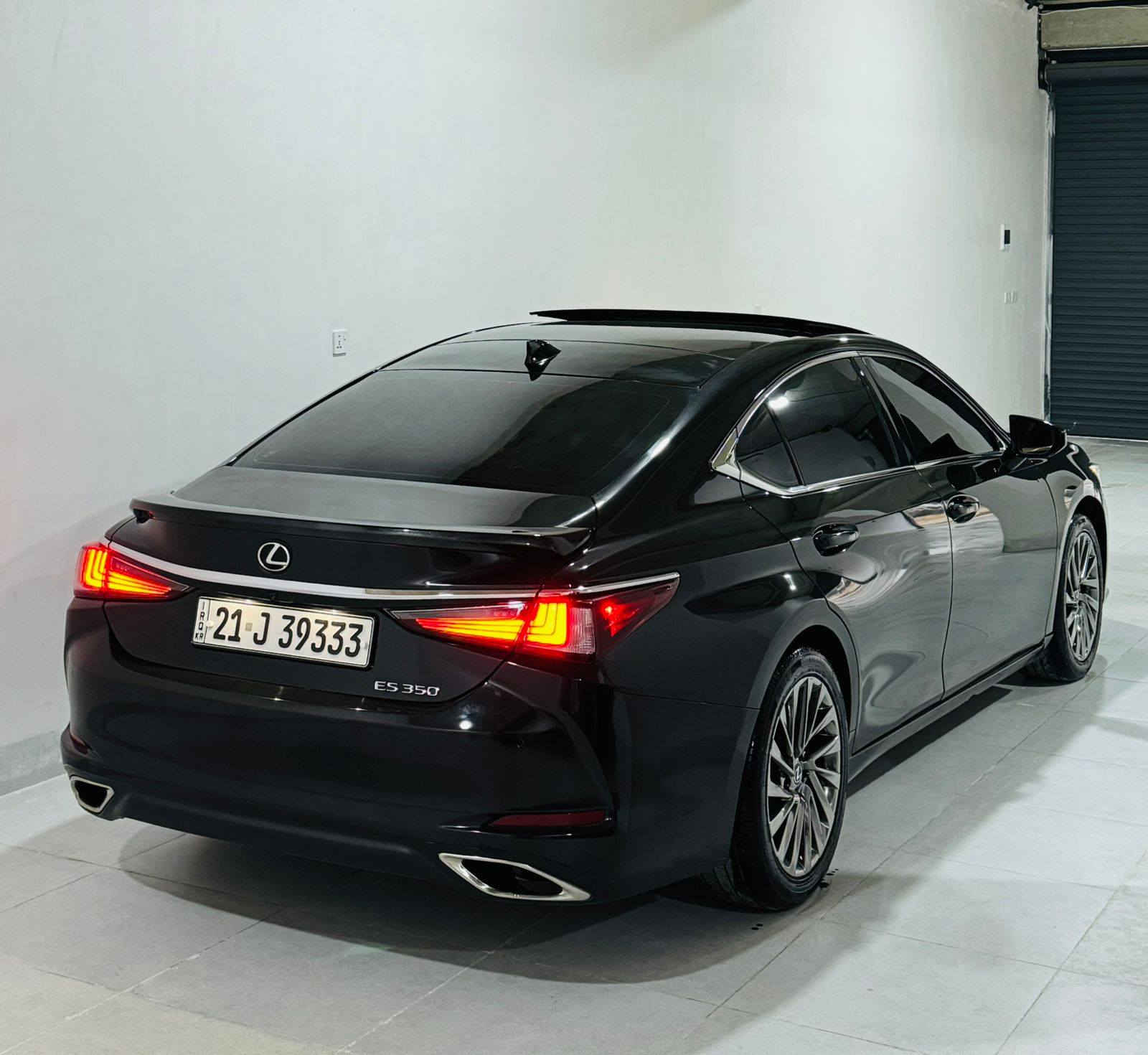 لێگزز ES 350 مۆدێل 2022 🔷
 فوول مواسەفات ES 350 
ماوەی ڕۆشتن :٣٤ هەزاری حەقیقی ..
٦ بستۆن مەکینە ٣.٥ 
گاعی بیلادی و کەتەلۆک و هەموو شتێکی لەگەڵە 🔷

نرخ / ٣١٨ و معامەلەیەکی کەم 💵
مۆبایل /  📲 ***********
‏‎‏‎شوێن : سلێمانی 

سەیارەکە تەنها ٢ پارچەی بۆیاخە بێ ناو بێ ئێرباگ ماباقی هەموو گیانی بەشەرت و زۆر زۆر جوانە و بێ چاڵ و شوخت زۆر تازە و جوانە پێش و دوای کەپسە .. 🔷
مەکینە و گێڕ بەشەرتی یەک مانگ نەکراوەتەوە و خەلەلی نیە بەشەرت ..🔷

مواسەفات ١/١ ES 350 فوول پانۆراما 
(( بەصمە ،، پانۆراما ،، شاشە گەورە ،، کوشن سارد و گەرم سوکان هیتەر ،، ڕادار پێش و دواو لاکان ،، تەحدید سورعە خۆی ئۆتۆ ماتیکی سوکان و ئیستۆپ و بەنزین ئەکات ،، فڵچە حاسە ئۆتۆماتیکی دادەگرسێت ،، کوشن خەزن لایت لید و عەدەسە ،، هەردوو کوشن کارەبا ،، ٣ مۆدی لێخۆڕین ،، شاشە و دەبڵ ماوس ،، کامێرا و حاسەی ٤ لاکان ،، ٣ گێڕ و گێر سپۆرت و گێری سوکان ،، و زۆر مواسەفاتی تر  )

٤ تایەی لۆکی بیلادی لە ژێرە 🔷
تەحویل و غرامە بەشەرت 🔷
سەنەوی و ڕەقەم و هەموو شتێکی تازەیە السليمانية, العراق
