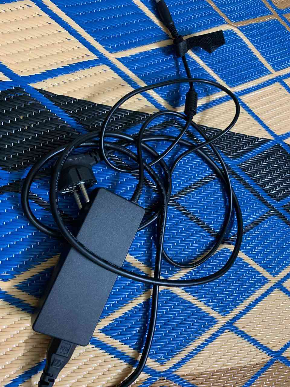 السلام عليكم لابتوب Dell للبيع بحالة ممتازة
🔹 شاشة 14 إنج مريحة للعين
🔹 خفيف وسهل الحمل
🔹 مناسب للدراسة والتصفح
🔹 يشتغل بشكل جيد بدون مشاكل
🔹 نظيف جداً وجاهز للاستخدام
مستعمل قليل جداً مع الشاحنه كذالك
 سعره 60الف وبي مجال التواصل خاص


**إذا كنت صاحب هذا الإعلان وتريد حذفه لأي سبب، رجاءا أرسل رسالة إلى الدعم الفني**