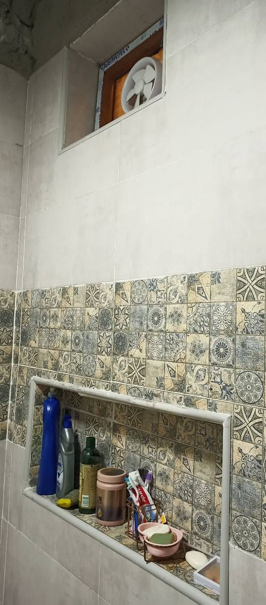 للبيع 100متر واجهه 7 ونص زراعي سند 25 وإقرار محكمه الدوره نهاية شارع ال 120 قبل سيطرة هور رجب على اليمين 4 غرف نوم صحيات 3 بناء حديث صب رفت تأسيس كهرباء ماء انترنت درجه اولى تبليط ارصفه اناره ليليه البيت بي نواقص بياض وسيراميك وارضيه 3 دقائق مشي عن المدارس ابتدائيه ومتوسطة واعداديه ومستوصف كلهن بناء حديث السعر 115 واتساب *********** ابو حيدر
