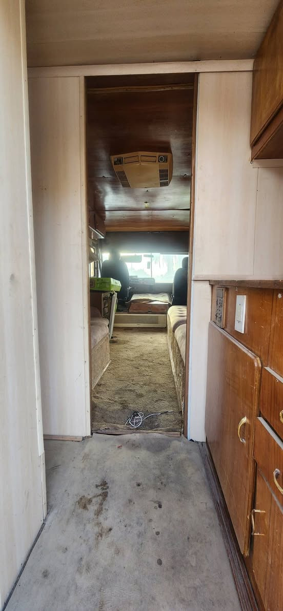 جمسي كرفان
موديل 82 
الفيديو كامل منشور في حساب بيت الاحلام للكرفانات ع التيك توك و الانستغرام و الفيس بوك 
علق ليصلك السعر


**إذا كنت صاحب هذا الإعلان وتريد حذفه لأي سبب، رجاءا أرسل رسالة إلى الدعم الفني**