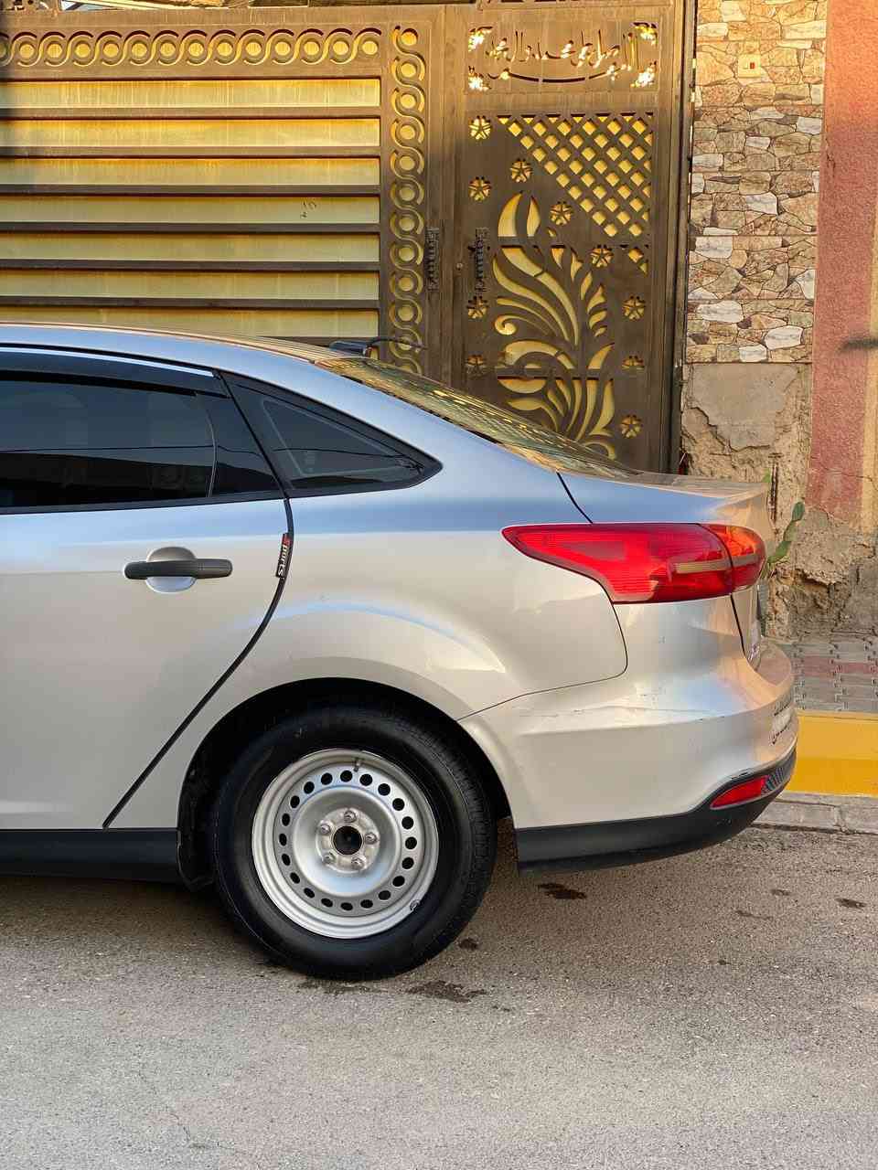 سلام عليكم فو رد فوكس 2017 حادث بجم خفيف تبديل فقط بنيد سياره بل جيس كير مكينه حداديه 100/100 سياره خير من الله ترايك للبصره رقم شمالي أربيل  بسمي السعر خاص 
***********
