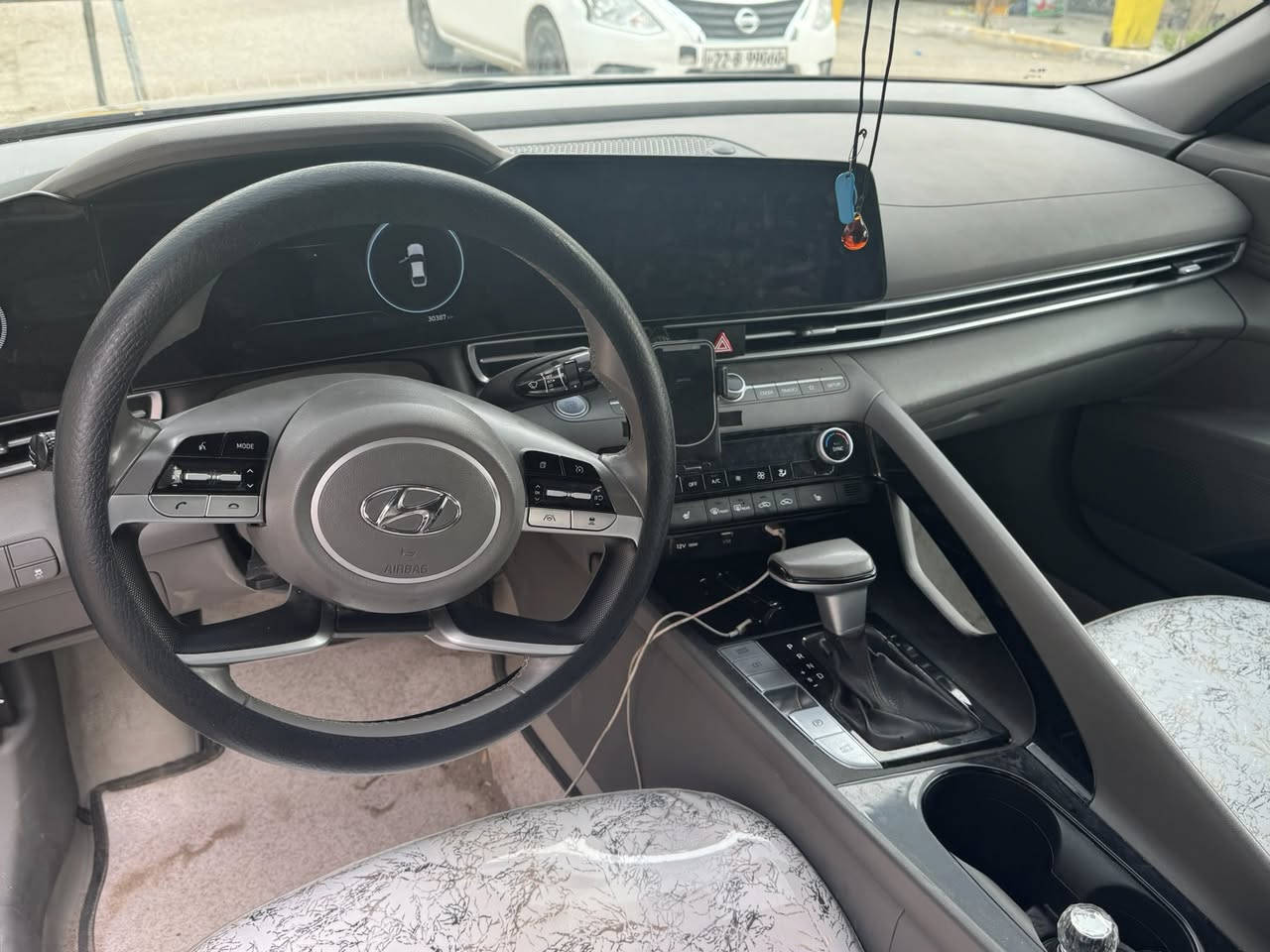 السلام عليكم اخوان النتره مديل ٢٣ طالعه بل ٢٤ معوقين السياره بعد سنتين وصير حره السياره ماشيه ٢٩ الف السياره بيه ضربه بل جاملغ صفحت السايق من امريكه وبيه بارد بصيط بعدني حته ممكحله مأشر عليه والباقي كفاله دوشمه ارضيات كشنات رقم بغداد نكليزي السياره جاهزه ما ناقصه شي السياره فول عده الفتحه بصمه تحكم ستيرن رادارات قياده ذاتيه هواي مواصفات السعر ١٥٥ والشراي بخدمته المكان بصره جزائر الرقم للستفسار ***********
