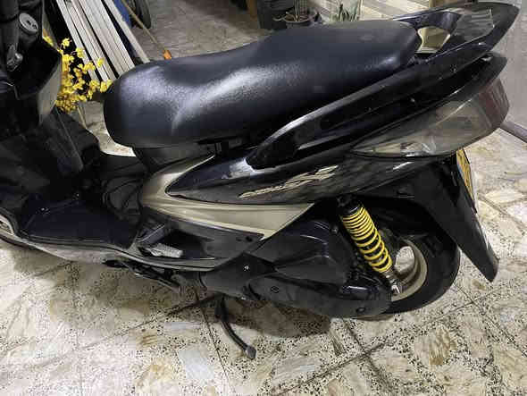 السلام عليكم دراجه سكنس لد للبيع دراجه خير من الله دراجه نكره سلف  شوفت عينك النضافه امانه الله الدراجه حلوه نضيفه دراجه شلعه ضعيفه مالتهه والدشبول غسلته وكف بانزين محسن مداريه الدراجه دراجه كهربائيات كله شغاله اشاير لايت علي ناصي باتري جديد دبلات اماميه كله جديد مكاني كاظميه او حريه ***********
