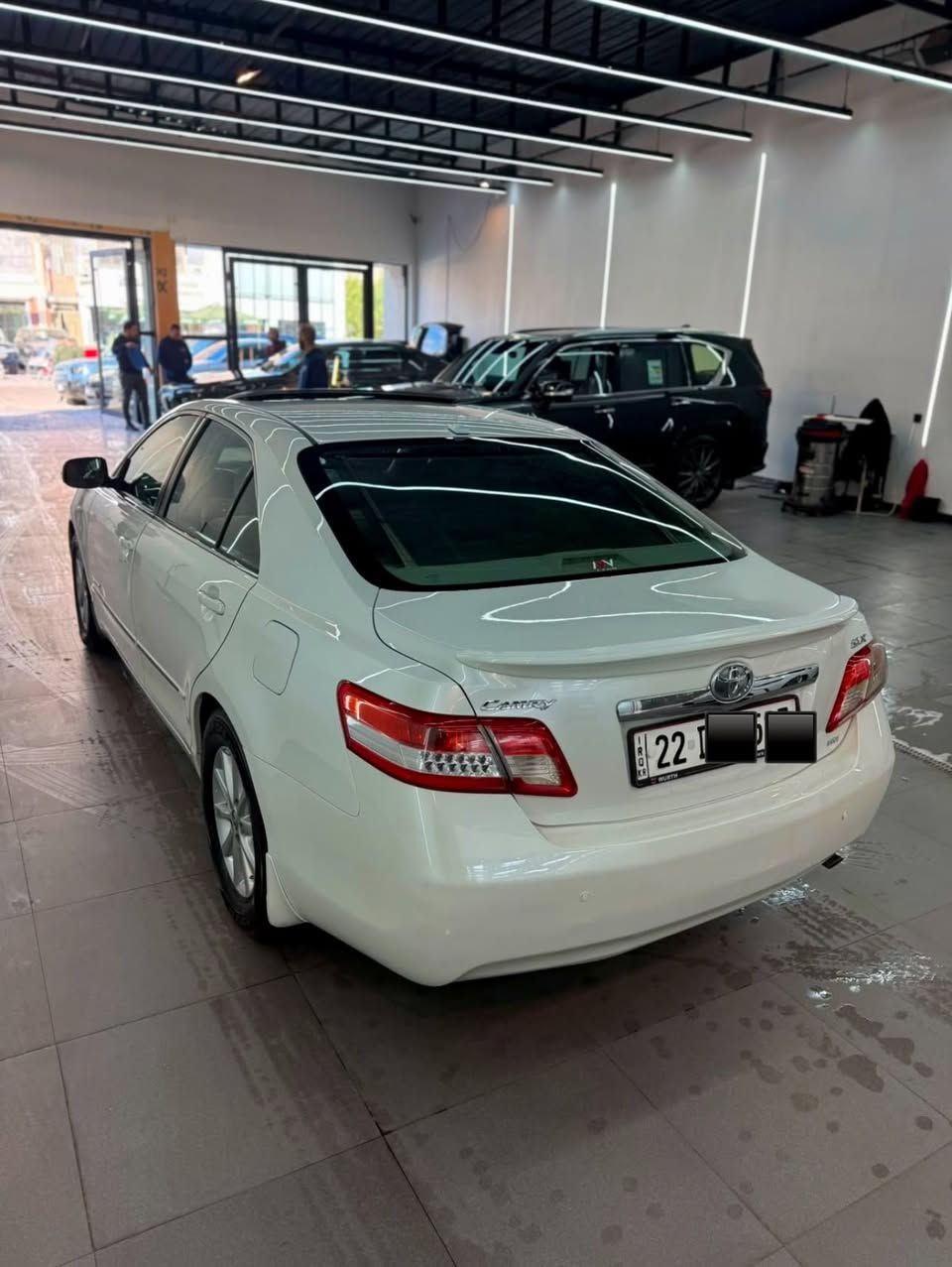 كامري GLX خليجي 2011
السيارة مكفولة بدون ضربه فقط دعاميت صبغ
السيارة فول فتحة ومواصفات ال GLX المعروفه
سعر السيارة 132 ورقة بيها مجال بسيط 
نظيفه جدا بدون اي نقص منظومه تبريد ثلج جديده تايرات تخم جديد عليها ادامه كاملة 
رقم اربيل الجديد باسمي 
مكان السيارة بغداد العامرية 
للاستفسار ***********
