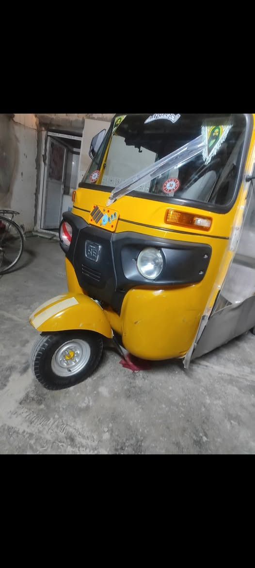 السلام عليكم حبايب تكتك موديل 20 للبيع رقم وسنوية مكاني كربلاء حي العامل 
رقم الهاتف: ***********
