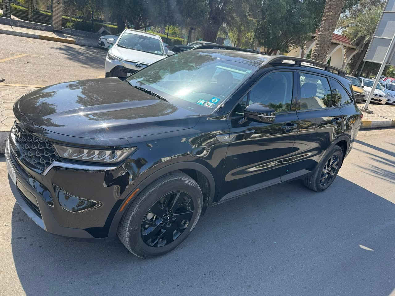 السلام عليكم
مرقم جاهز (رقم بغداد )
كيا سورينتو X-Line 2023 دخول 
٧ راكب  ماشية ١١ كم
محرك ٤ سلندر ٢٥٠٠
بصمة تشغيل عن بعد 
داخل جلد  حساسات  أمامي  خلفي
شحن واير ليس 
اشاير بالمري 
شاشة  كبيرة لمس 
تبريد  قطعتين 
داخل جلد 
تدفئة كشنات 
نظام حفظ المسار  وبعد هواي مواصفات 
صور الحادث موجودة بالمنشور 
السعر  222
موبايل .***********  ابو طيبة / الكاظمية
