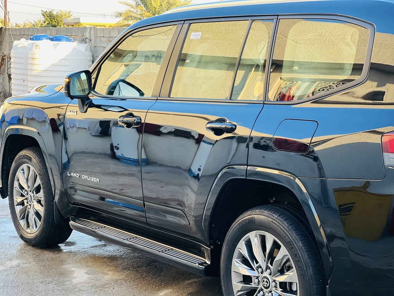 سلام عليكم لبيع لاندكروزر
 موديل 2025 بلاك فول مواصفات 
معروفه مواصفات البلاك 
رقم بغداد الجديد 
العنوان تقاطع النهروان بنفس التقاطع 
الستفسار ***********
