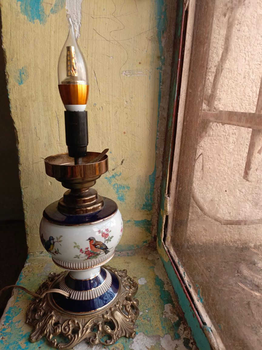 شمعدان على شكل لمبه بلور القاعده نحاس القياس موضح بالصوره السعر 50 الف يوجد توصيل جميع المحافظات


**إذا كنت صاحب هذا الإعلان وتريد حذفه لأي سبب، رجاءا أرسل رسالة إلى الدعم الفني**