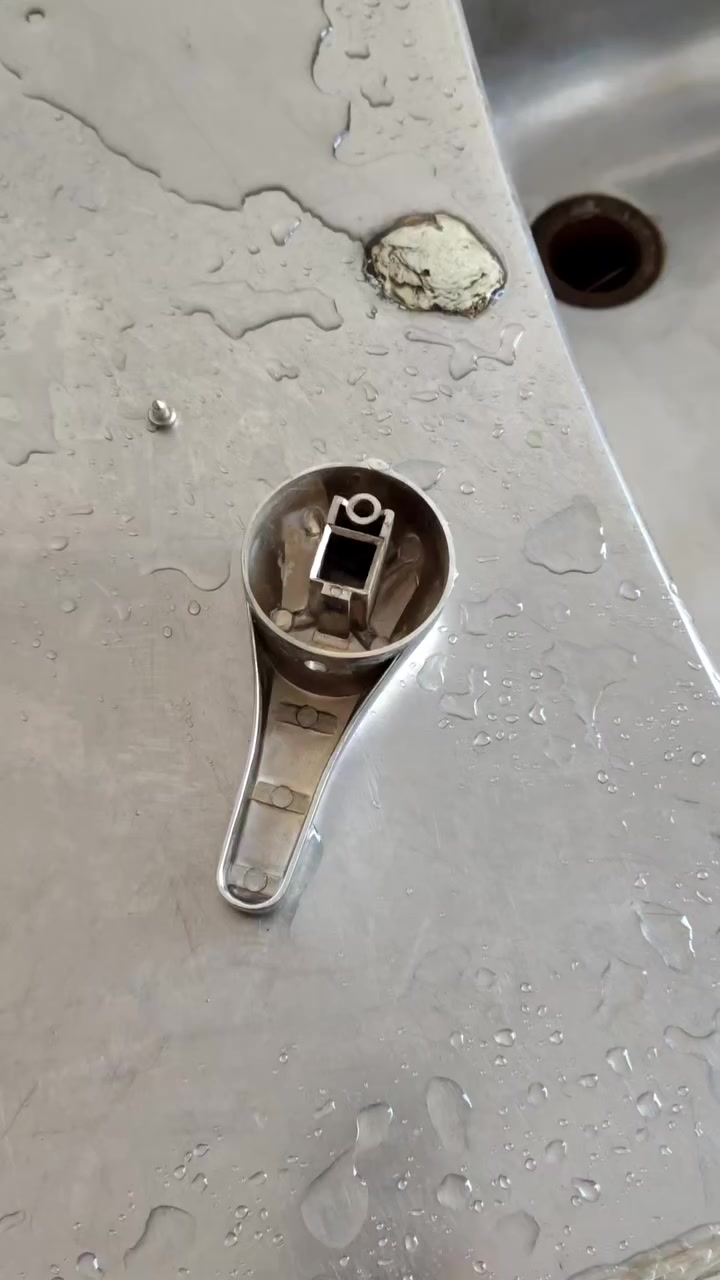 أحد الاعطال الشائعه في منضومة الارو وطريقة الحل
يتوفر كادر صيانة مميز لكافة صيانة منضومة الارو 
للتواصل 
*********** يوجد وتساب
