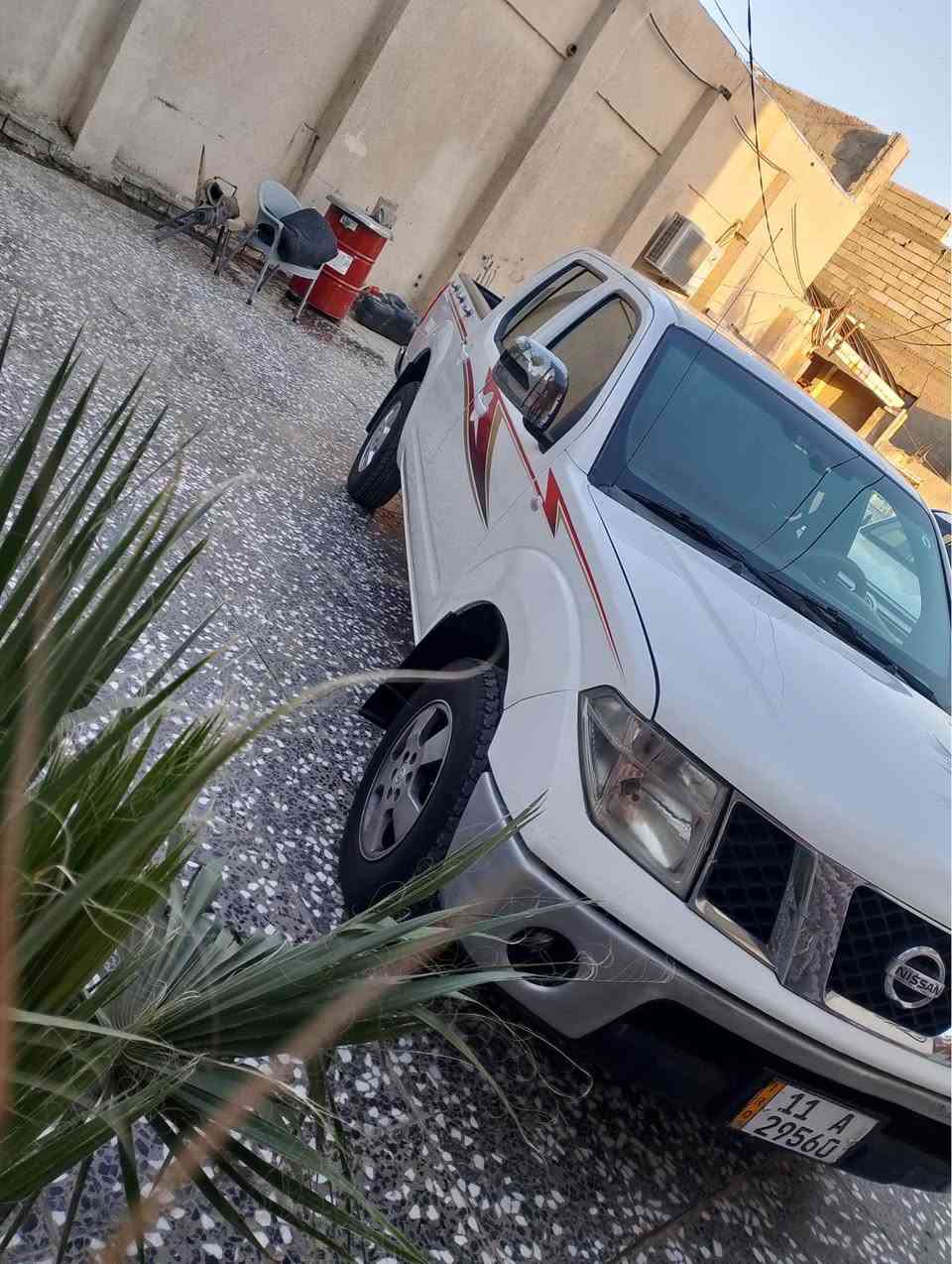 للبيع ‭0775 425 4590‬ نيسان نيفارا 2009 رقم بغداد انكليزي هزه وسنوية جديده سعره 93 فول اوتوماتيك محرك وكير جيد جداً سياره جاهزة من كلشي سياره احلى من الصور بيه رشات صبغ أثر شخوط بدون داخل مكفولة من الضربة والحادث  مكانه كربلاء المقدسة كربلاء, العراق
