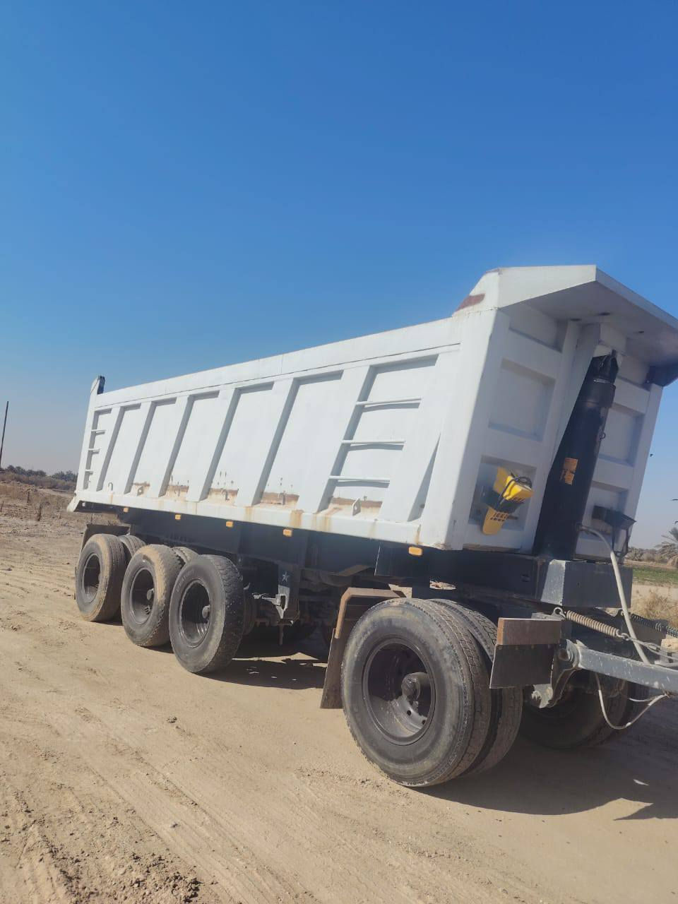 سلام عليكم مقطوره للبيع المكان كربلاء طويريج***********
