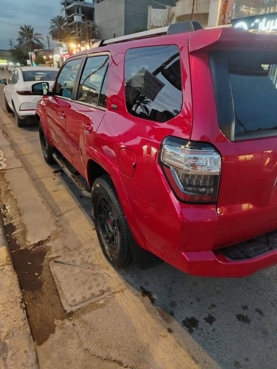 السلام عليكم فور رنر موديل 23 محرك 6 سلندر 4000 فول Sr5 فتحه بصمه كشنات تدفئه كهرباء رادار تحديد مسار رادار امامي رداد جانبي رادار خلفي توقف امامي داخل بيجي 7 راكب ضرر  جاملغ فقط صور حادث بل منشور تخم تاير جديد السعر 310 بسمي ***********
