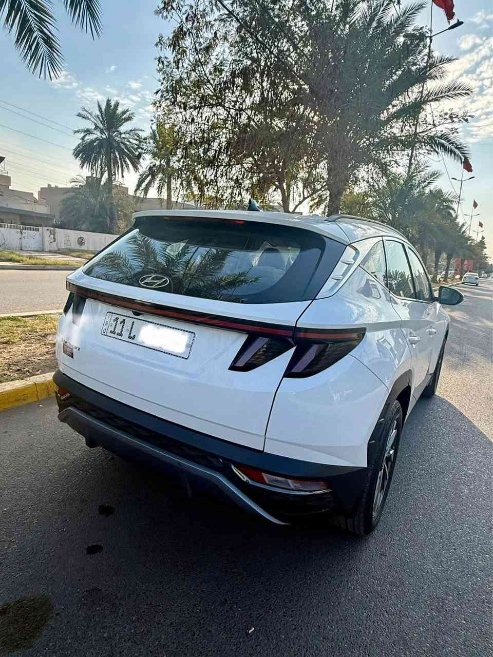 السلام عليكم
توسان 2021 خليجي 
ماشيه 41 جديدة كلش
تشغيل بصمة   
تشغيل عن بعد
سايد بريك دگمة   
كشنات كهرباء
اوتو هولد
بك لايت LED
كروس سرعه
بردات ابواب خلفية
حساسات امامية + خلفية 
تحكم مقود كامل
بصمات عدد 2 
انارة ترحيب
نقطة نزول منحدرات. 
نظام مانع تزحلق 
شاحن موبايل واير ليس  
اشاير بالمري والمري شفط
مخرج AUX + USB‏
وضعيات قيادة
مكفوله 
مكان بغداد
الشراي يتصل اوواتساب
*********** بغداد, العراق
