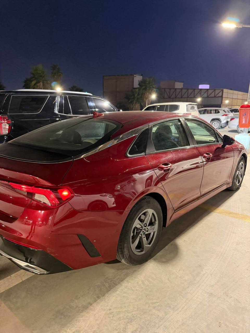 كيا K5 2022 أمريكيه حادث كلش بسيط 
فقط الجاملغ بدون (( ايرباك )) بدون دواخل جميع السياره ليبل واحد باقي السياره مكفوله ماشيه 75 الف بصمه كامره رادارات
رقمها بغداد باسمي مكاني المنصور 
سعرها 175 ورقه مجال بسيط 
السياره حادثها كلش خفيف وجديده جدا 
*********** بغداد, العراق
