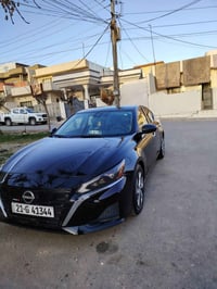 نيسان التيما موديل ٢٤ماشيه 21مايل بدون حادث بدون صبق سياره شركه0772843...