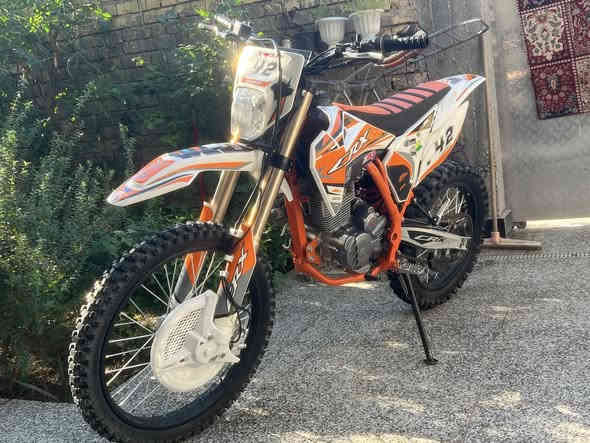 سلام عليكم دراجه قفاز crx للبيع او مراوس  موديل 25سعر مليون 350 العنوان بغداد رقم ***********
