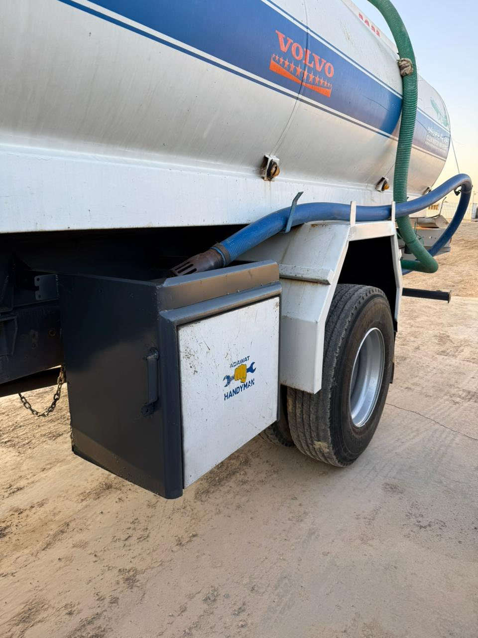 فالفو  F 10 موديل 1995
محرك 6 سلندر جيد جدا
كير كبير جيد جدا 
رقم وسنويه - اربيل
تحويل مباشر
تنكر ماء اصل 
حموله 16000 لتر
السعر 17000 $ دولار
للاستفسار ***********
***********
