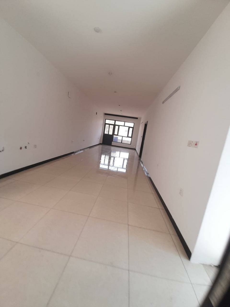 للإيجار بيت مساحه 120م  ثلاث طوابق في الكراده خارج  خمس غرف نوم الإيجار السنوي 30 مليون مع المجال ايجار يرهم  شركات أو عوائل 
***********
