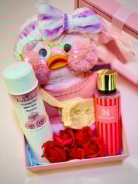 هدايا عيد الحب • توصيل لكل المحافظات • هدايا رومانسية