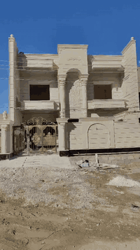 للبيع بيت مساحة 200م بالتوحيد على شارع 15 م يحتوي على 4 غرف نوم البيت فول مواصفات 
واجهة حجر 
نظام دكتات 
سقوف جبس بورد 
نظام انترنت 
نظام كامرات 
بورسلين 80*80 
شتايكر 
نوافذ الواجهة المنيوم سلايت 
البيت فول الفول 
السعر 185 مع المجال اللاستفسار اتصال على رقم *********** مكتب الامين العقاريه
