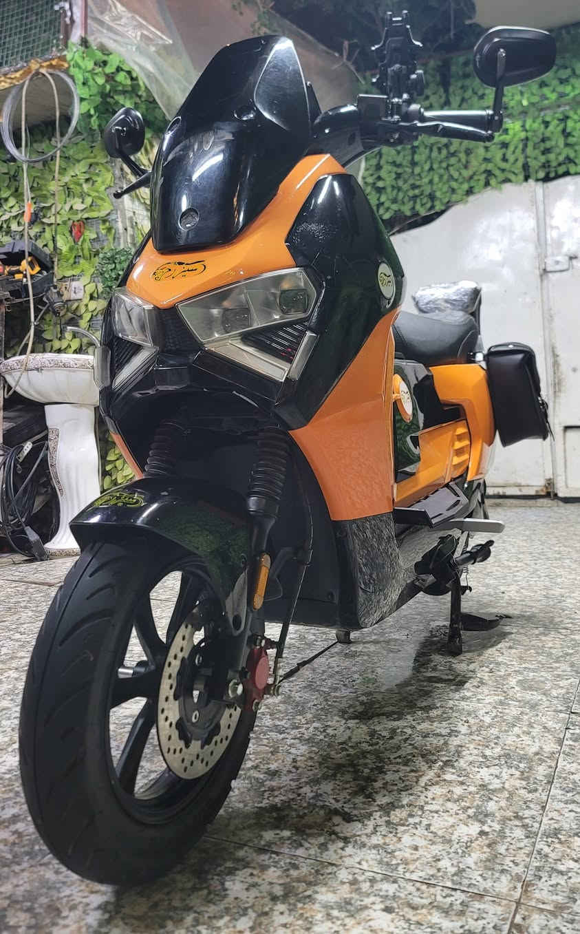 السلام عليكم...دراجه (سيزر ليو)..بطاريه ليثيوم (50) امبير...دراجه معروفه بقوته ومتانته ..تقطع مسافه اكثر من (95) كيلو. بل شحنه الواحده...دراجه جاهزه على وضع الوكاله.. مابيه اي نقص ..
السعر ( مليون و400) قفل ...مكاني بغداد الشعب..الشراي يتصل..***********....واتساب موجود...
