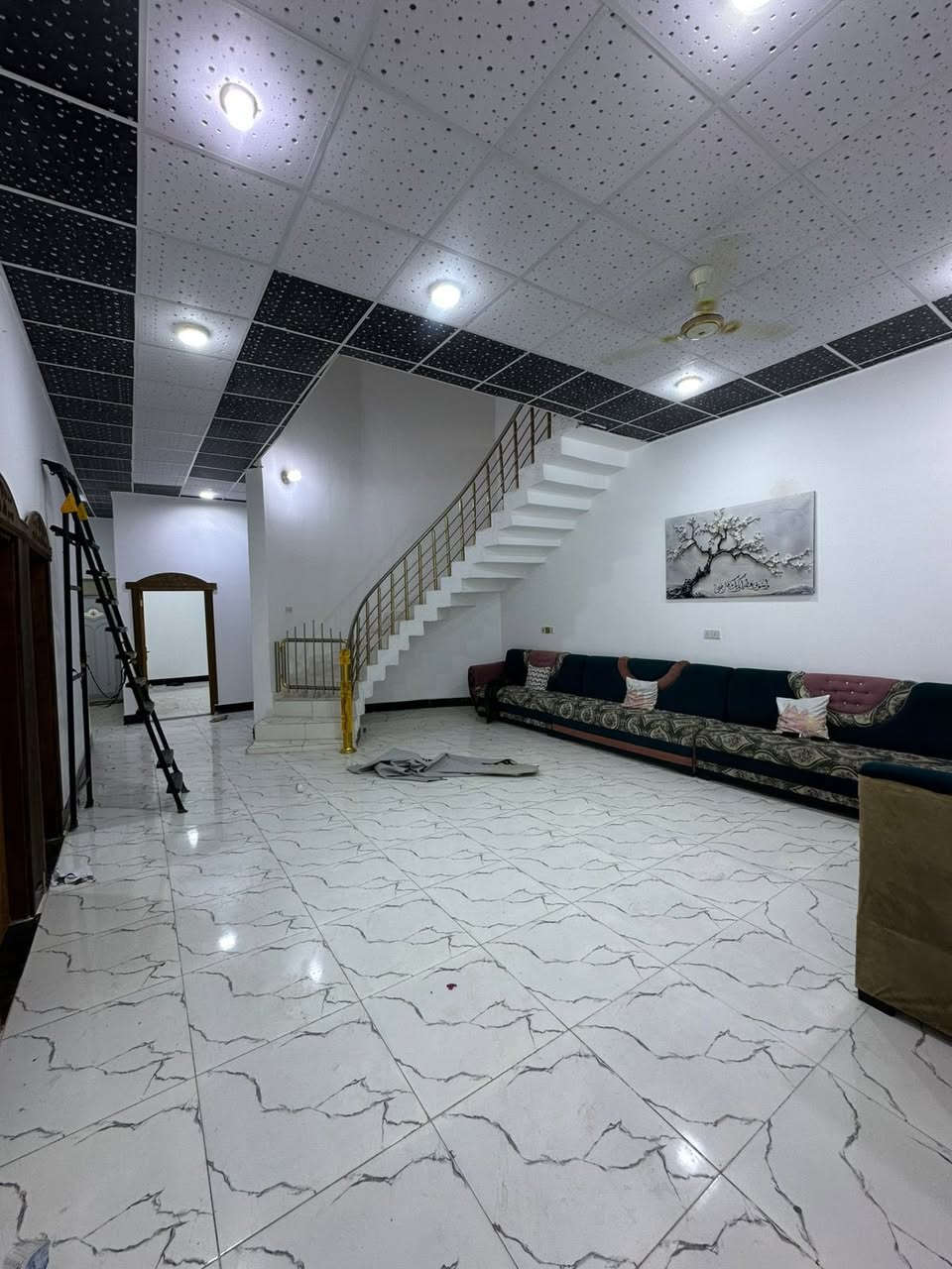 اسعد الله اوقاتكم بكل خير ⁉️
دار للبيع ❤️‍🔥
مساحه /245متر 
جنس العقاري :طابو مالك  زراعي باسم عراقي سند 25 وكاله ونصخ من الطابو وكاتبه من المالك مباشر 
العنوان / البصره ابو الخصيب منطقه النزيله  
يحتوي / غرفتين 2 منام 
وديوان و صاله و وطبخ 
وصحيات داخليه و خارجيه 
جميع الخدمات متوفره ماء كهرباء مدراس نت كلشي قريب 
السعر /85 مليون وقابل للتفاوض 
هاتف ***********
